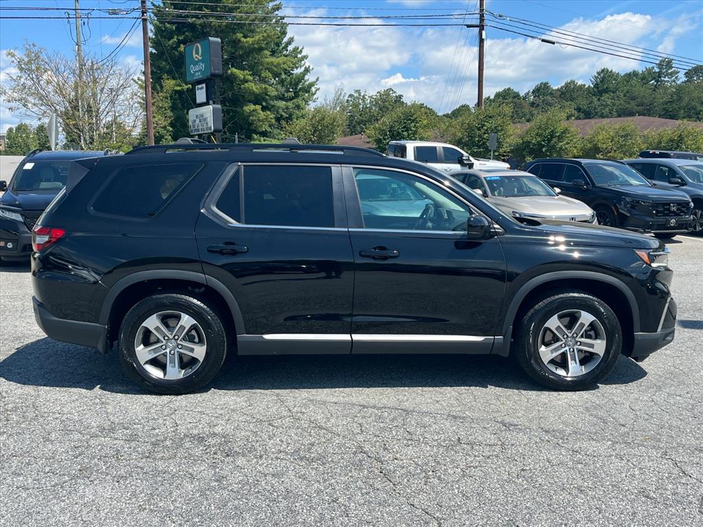 2024 Honda Pilot EX-L photo 2