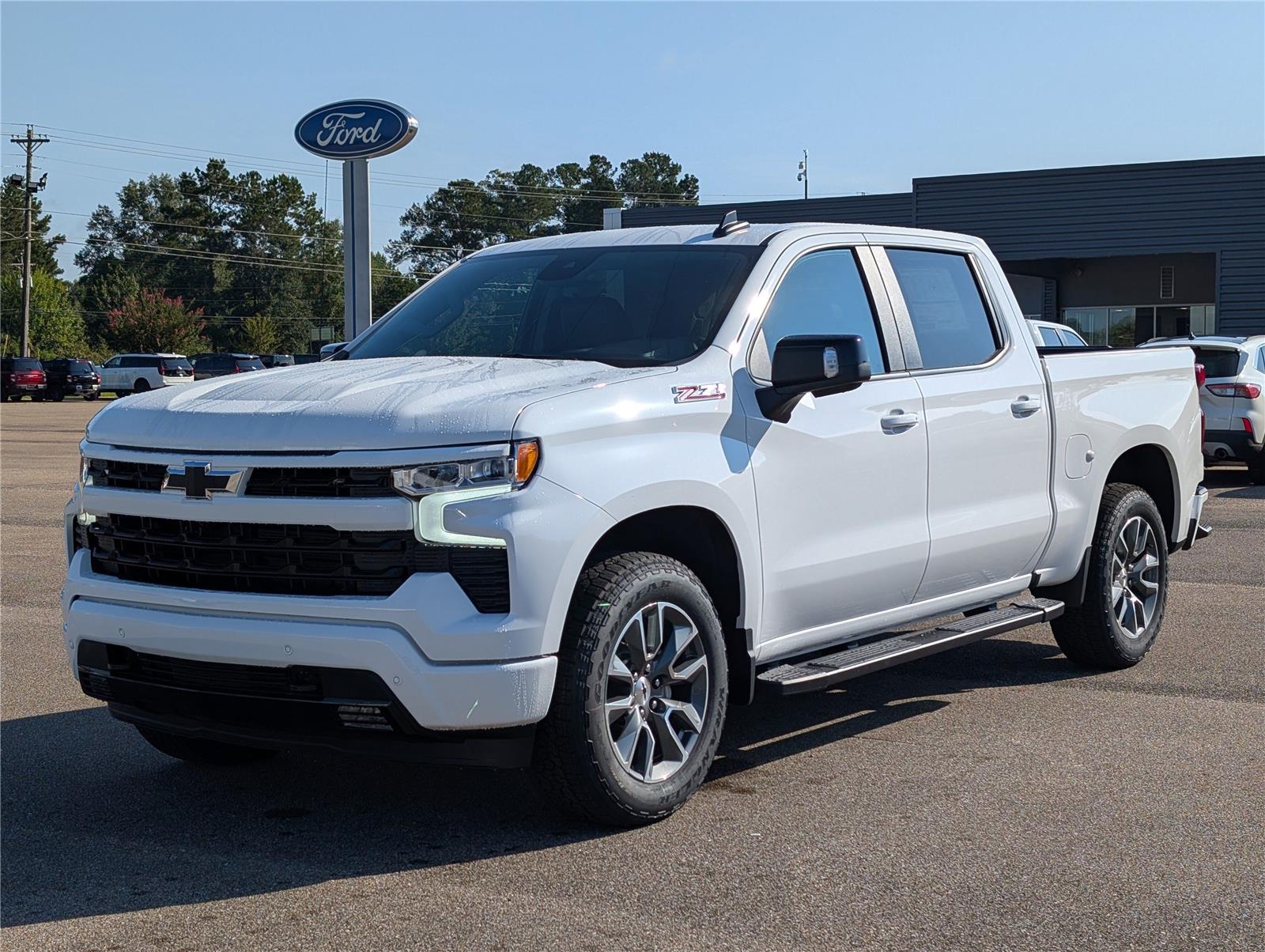 2026 Chevrolet Silverado 1500 RST photo 3