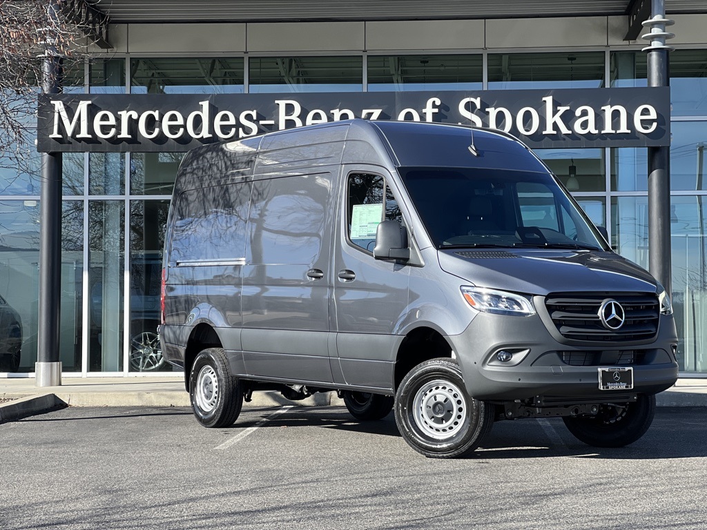 2025 Mercedes-Benz Sprinter Cargo Van 2500's photo