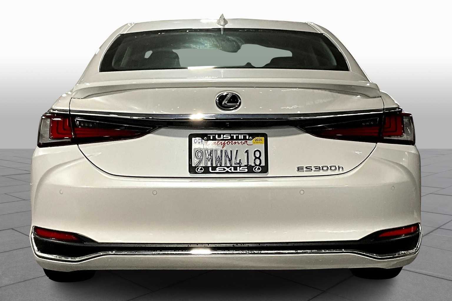 2025 Lexus ES Premium photo 4