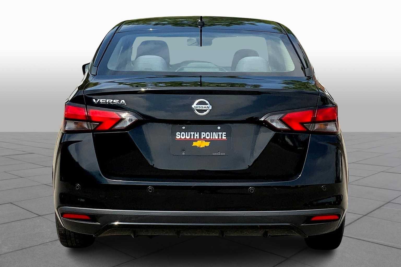 2020 Nissan Versa S photo 4