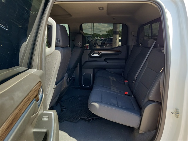 2024 Chevrolet Silverado 1500 RST photo 11