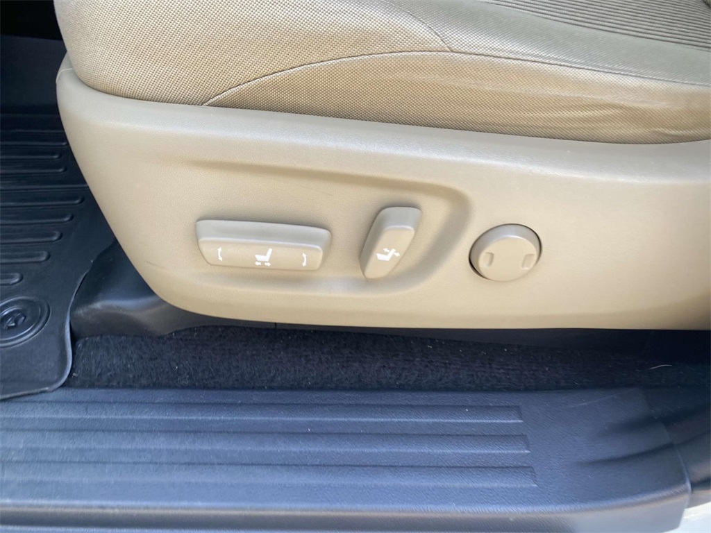 2018 Toyota 4Runner SR5 photo 13