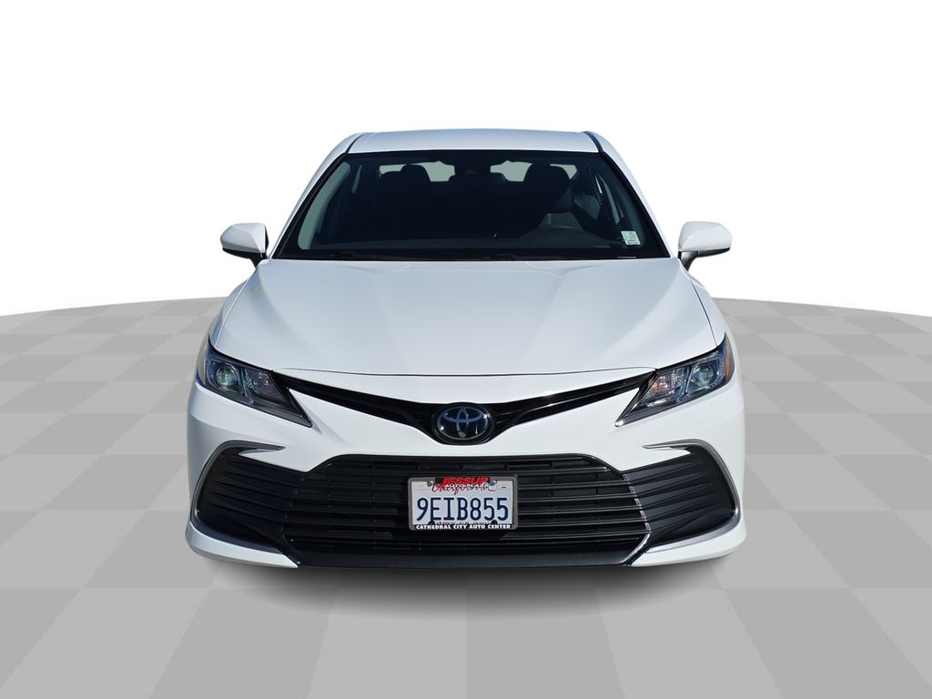2023 Toyota Camry LE photo 3