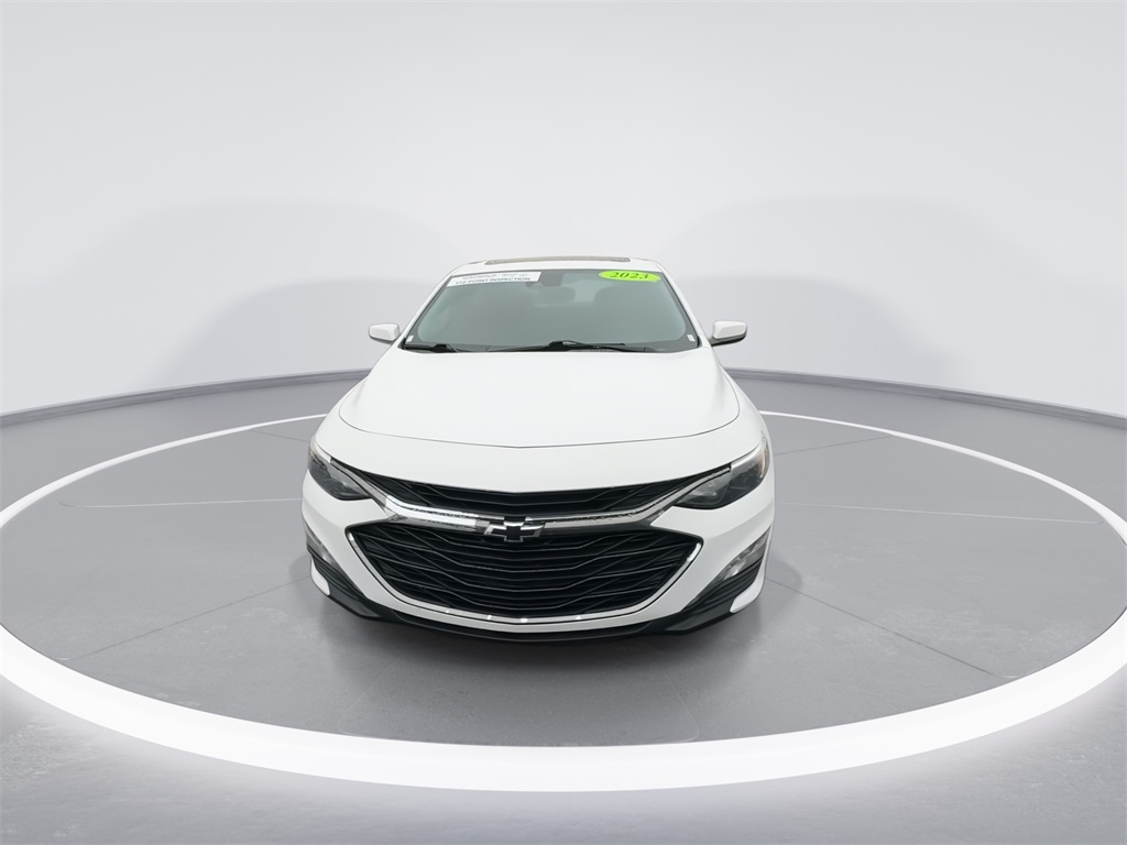 2023 Chevrolet Malibu 1LT photo 2