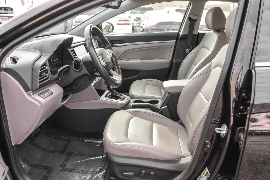 2020 Hyundai Elantra Limited photo 3
