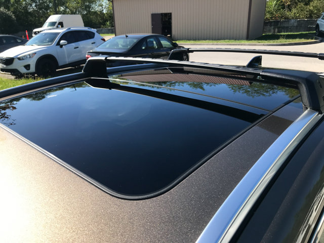 2026 Nissan Kicks SR photo 3