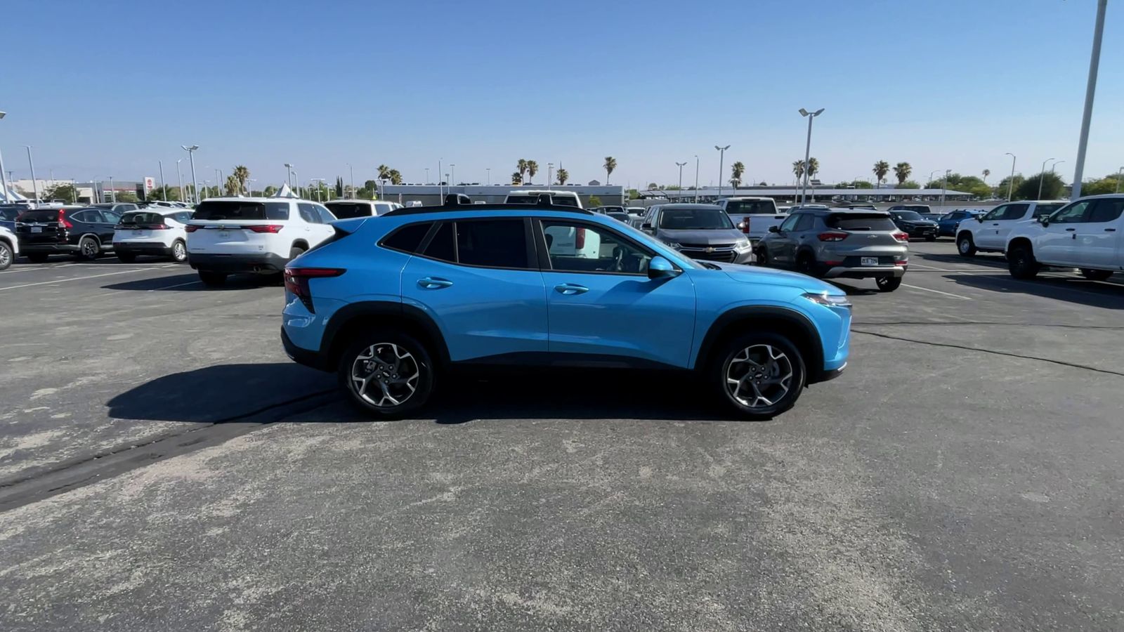 2025 Chevrolet Trax LT photo 37