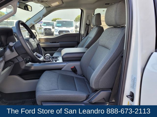 2025 Ford F-150 Lightning XLT photo 12