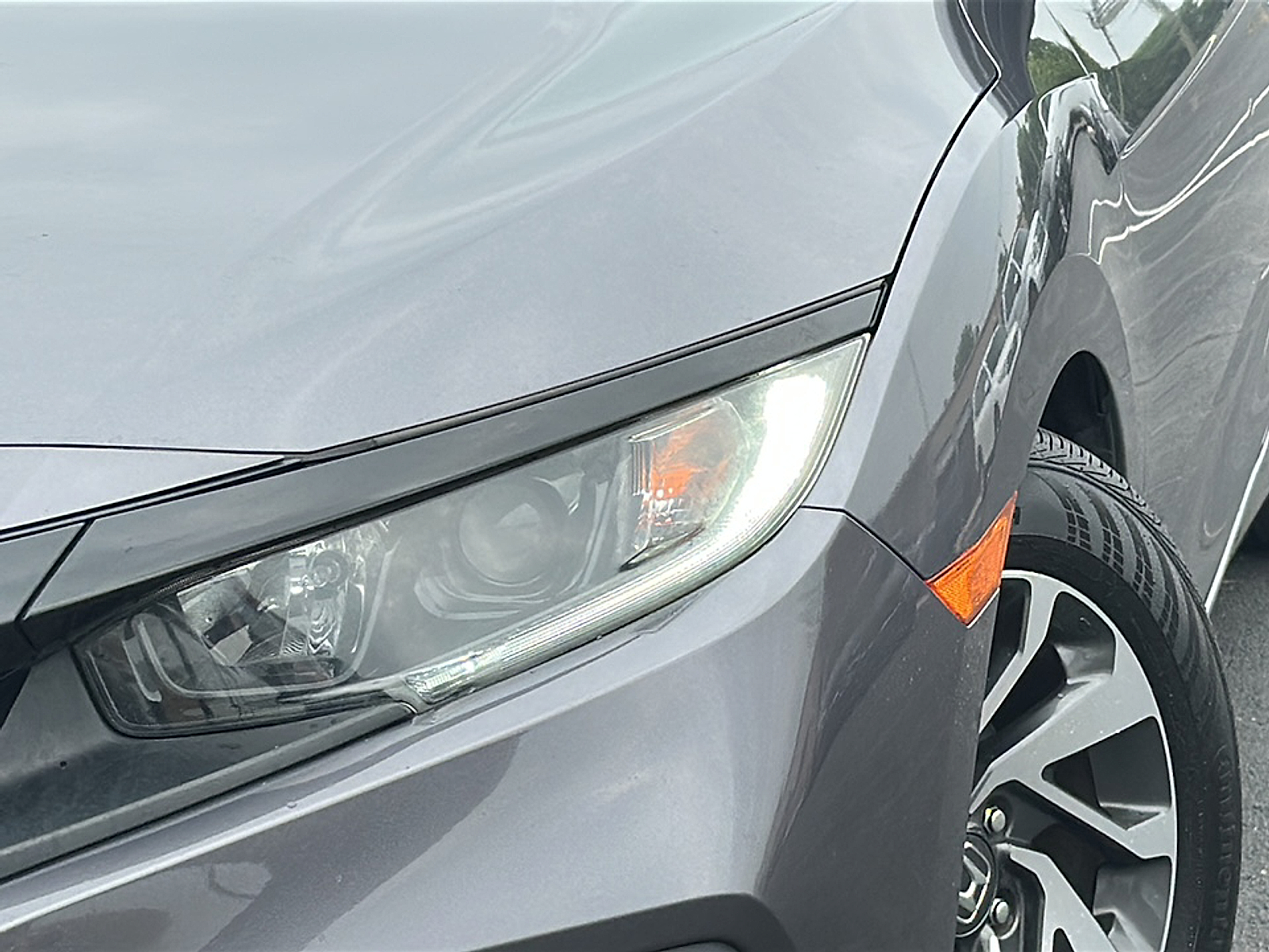 Used 2019 Lunar Silver Metallic Honda LX image 4
