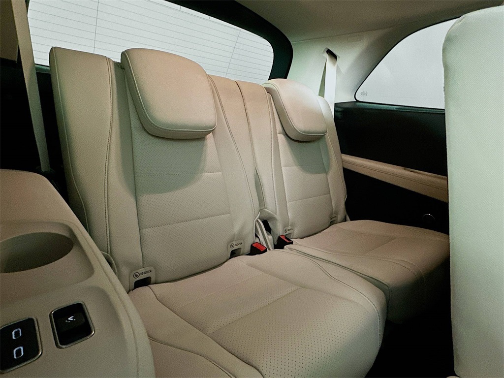2026 Mercedes Benz GLS 450 4MATIC photo 22
