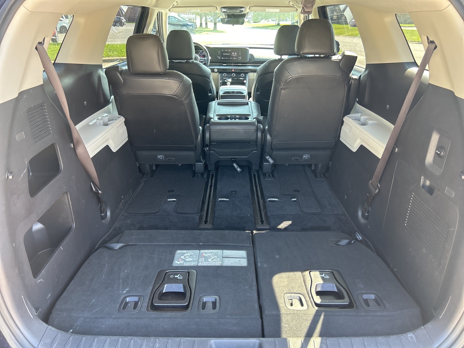 2024 Kia Carnival LX photo 32