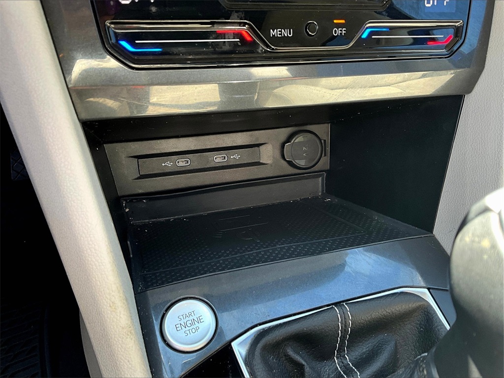 2022 Volkswagen Tiguan SE photo 23