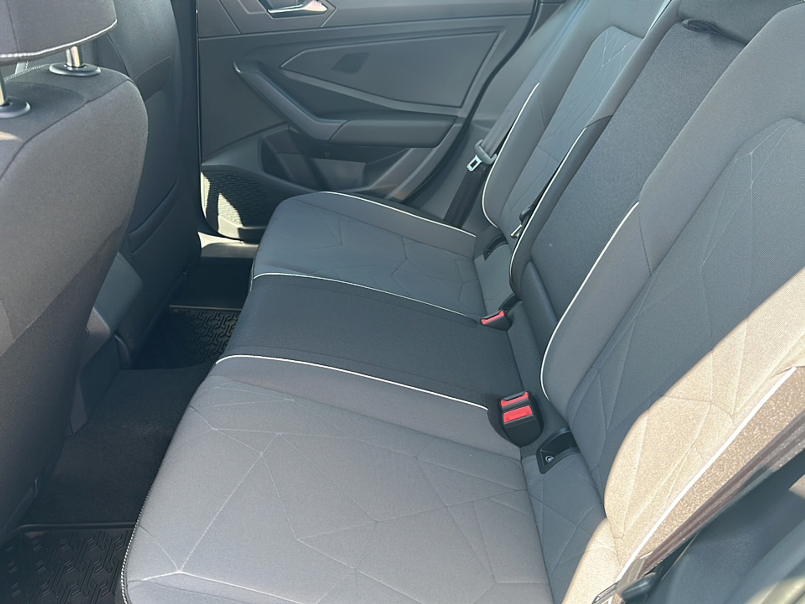 2025 Volkswagen Jetta 1.5T Sport photo 8