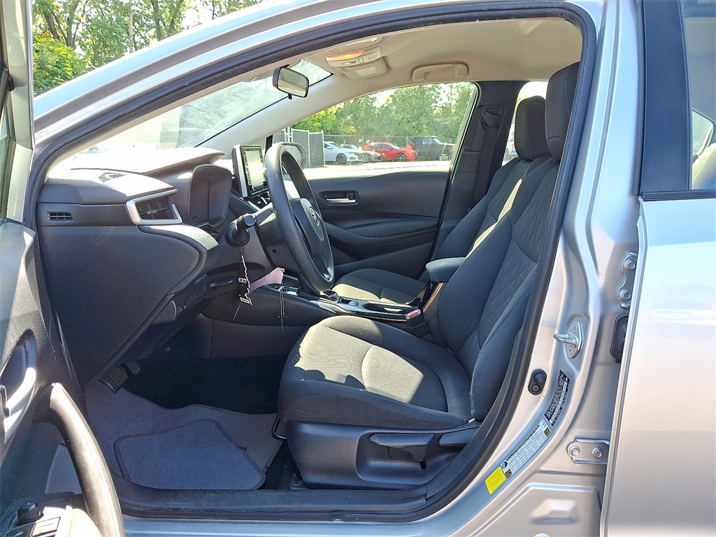 2020 Toyota Corolla LE photo 13