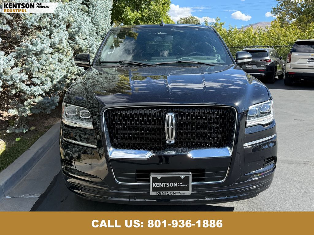 2022 Lincoln Navigator L Reserve photo 2