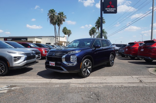 2025 Mitsubishi Outlander SE's photo