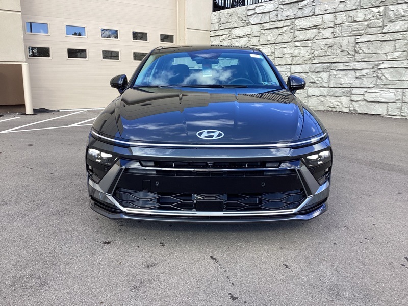 2026 Hyundai Sonata Hybrid Limited photo 2