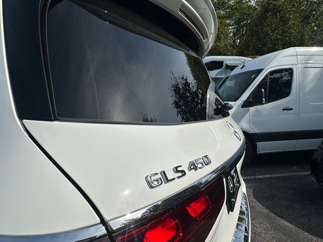 2026 Mercedes Benz GLS 450 4MATIC photo 11