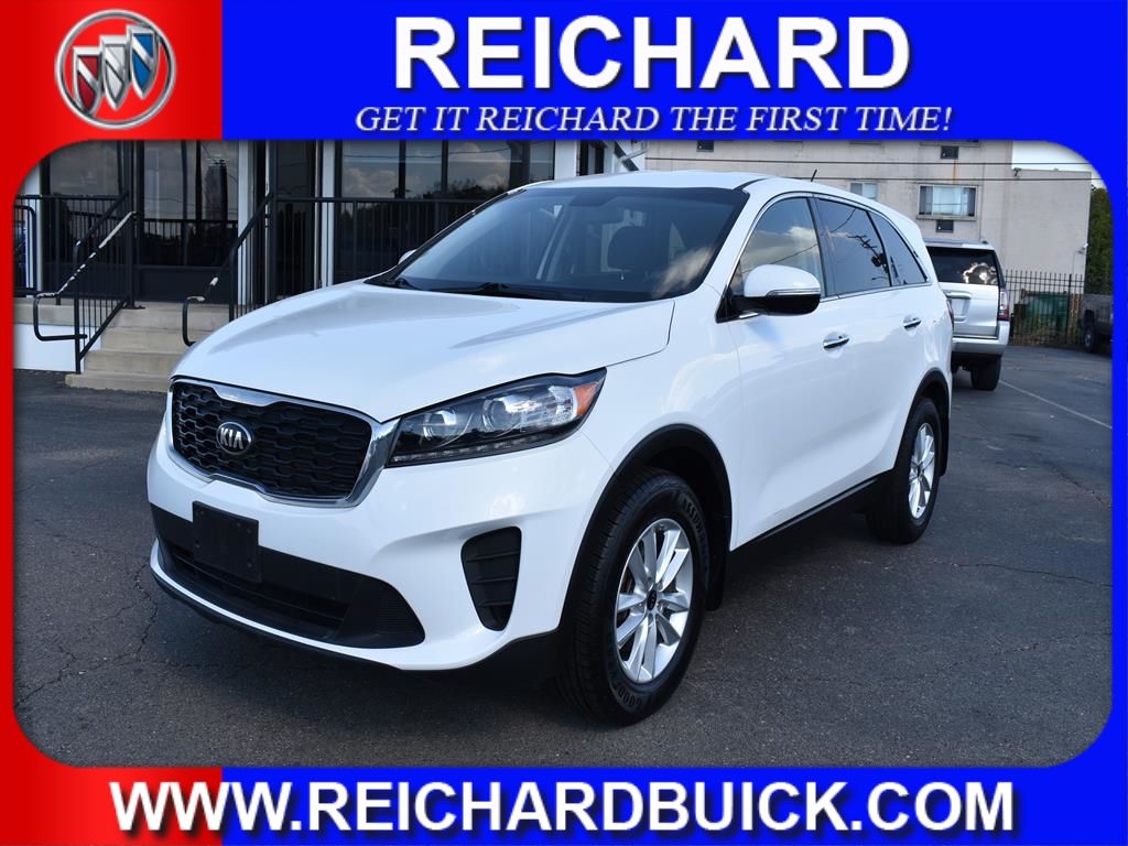 2019 Kia Sorento LX's photo