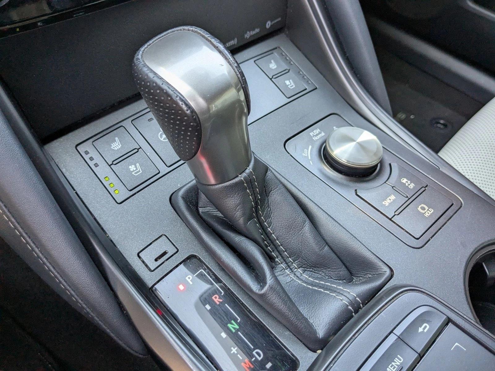 2022 Lexus IS F SPORT photo 11