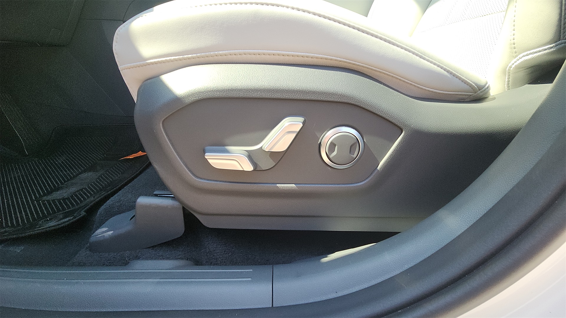 2026 Hyundai Santa Fe SEL photo 12