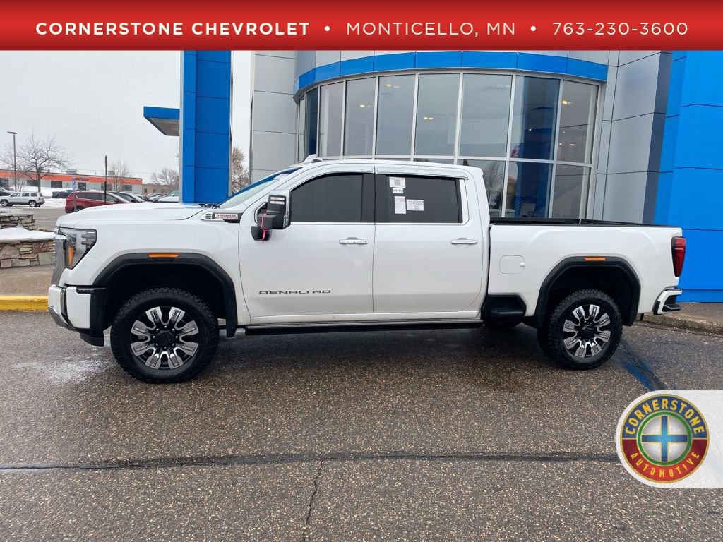 2024 GMC Sierra Denali's photo