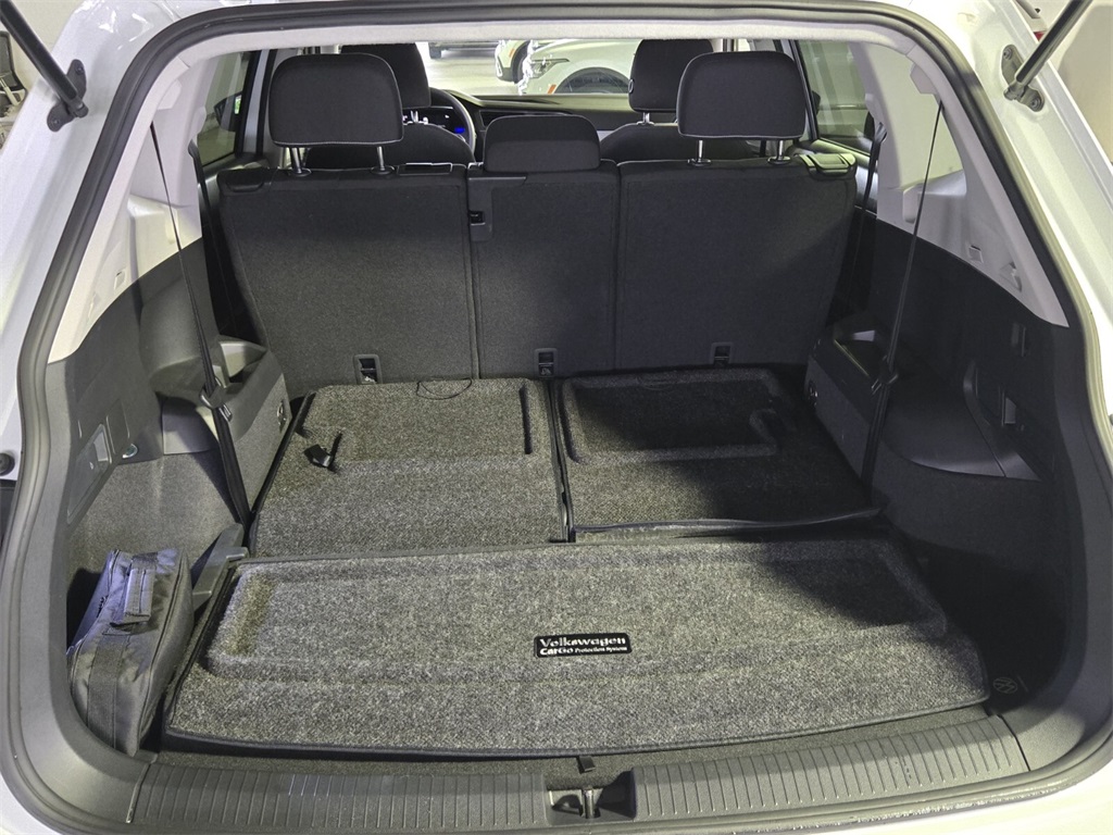2023 Volkswagen Tiguan S photo 13