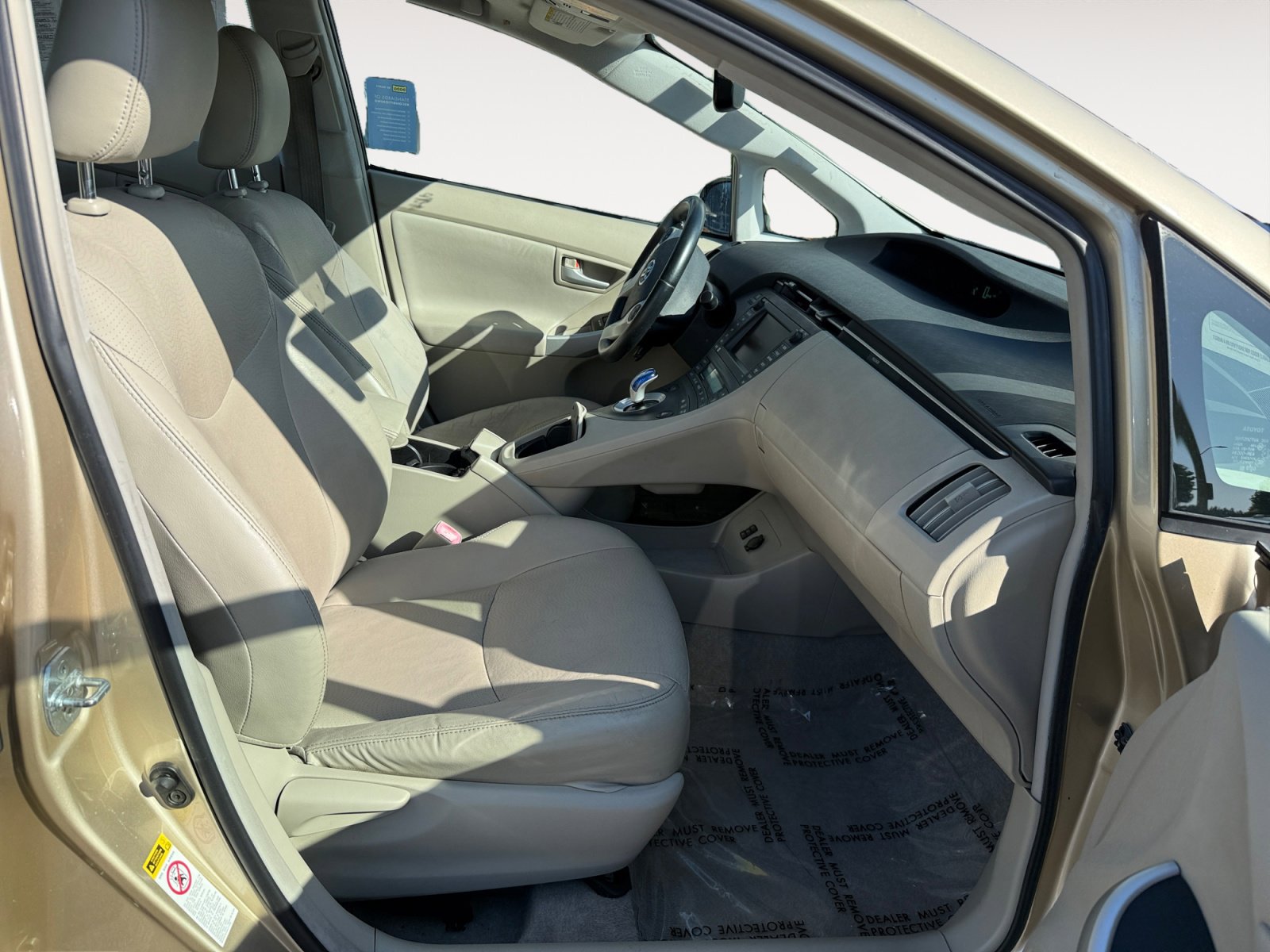 2010 Toyota Prius Four photo 19