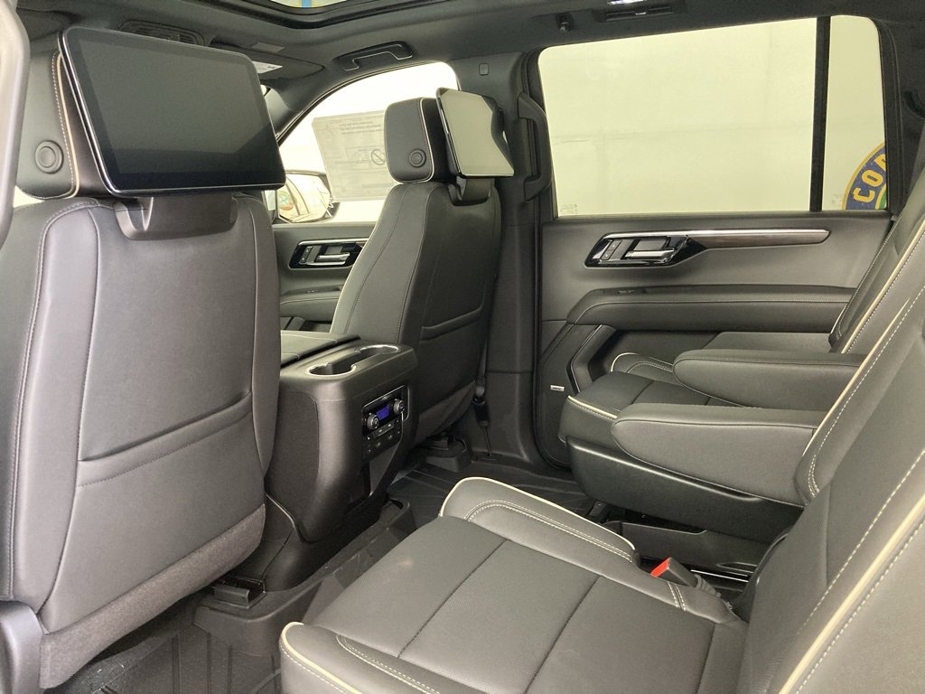2026 Chevrolet Suburban Premier photo 8