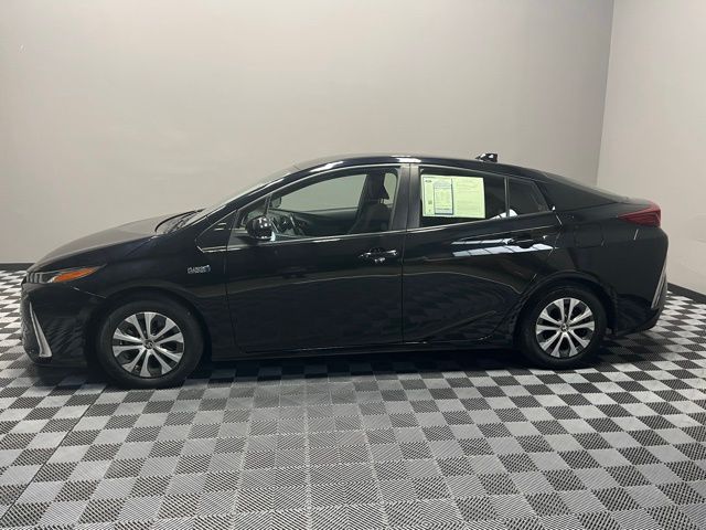 2021 Toyota Prius Prime LE photo 2