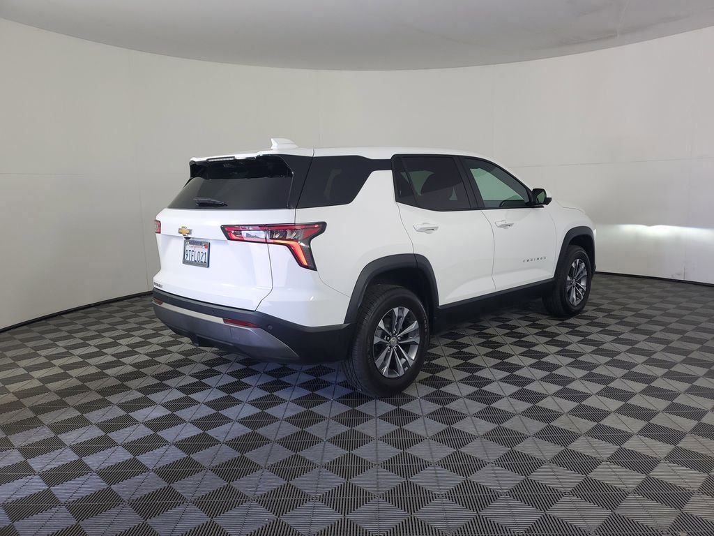 2025 Chevrolet Equinox LT photo 4