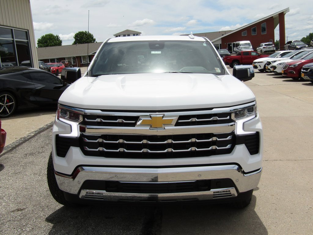 2025 Chevrolet Silverado 1500 LTZ photo 13