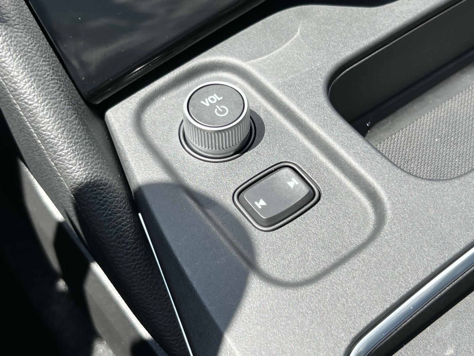 2025 Acura MDX SH-AWD photo 32