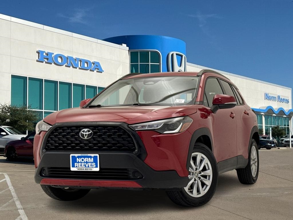 2023 Toyota Corolla Cross LE's photo