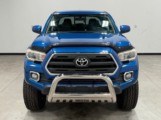 2016 Toyota Tacoma SR5 photo 3