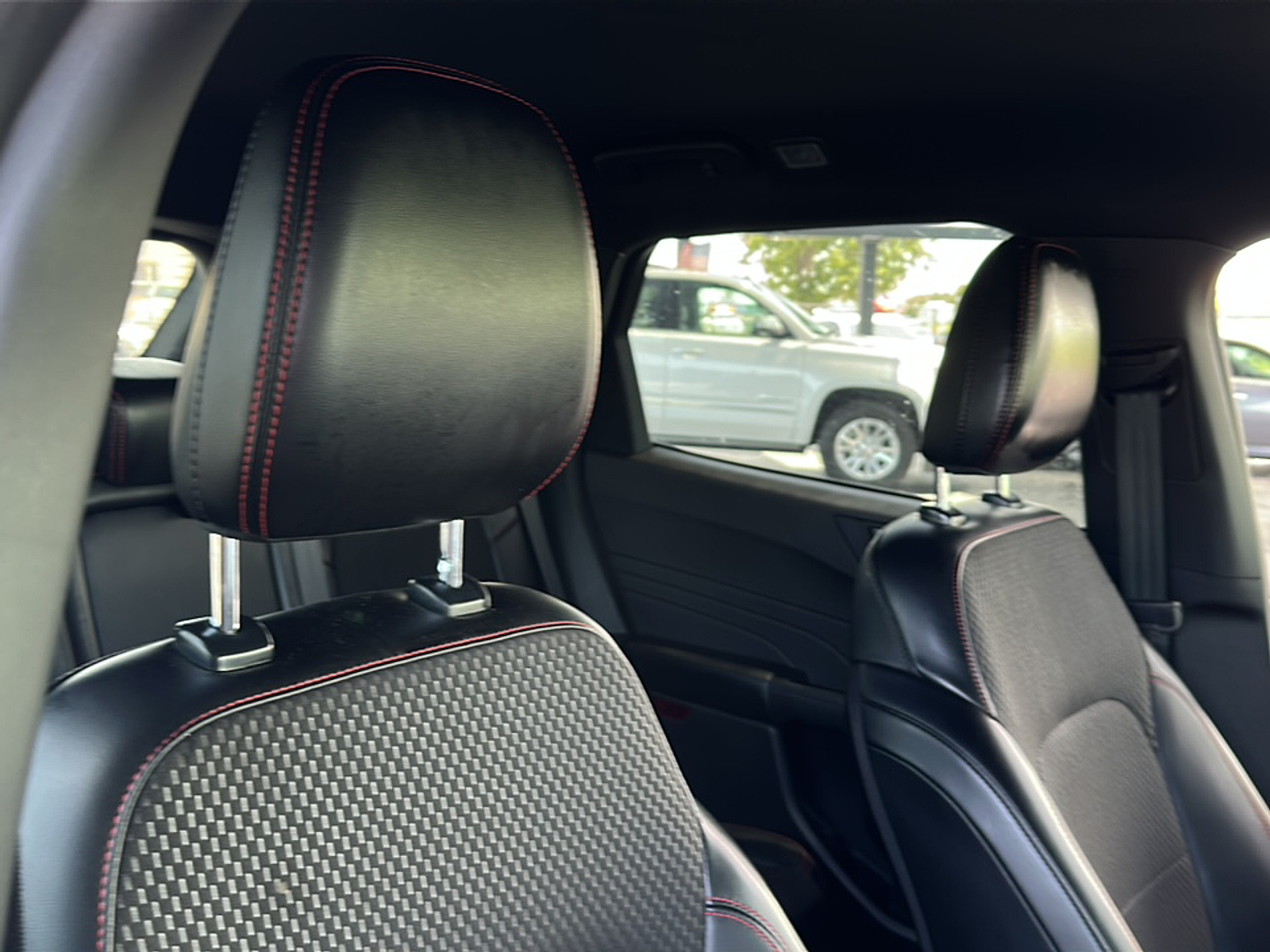 2024 Ford Escape ST-Line photo 6