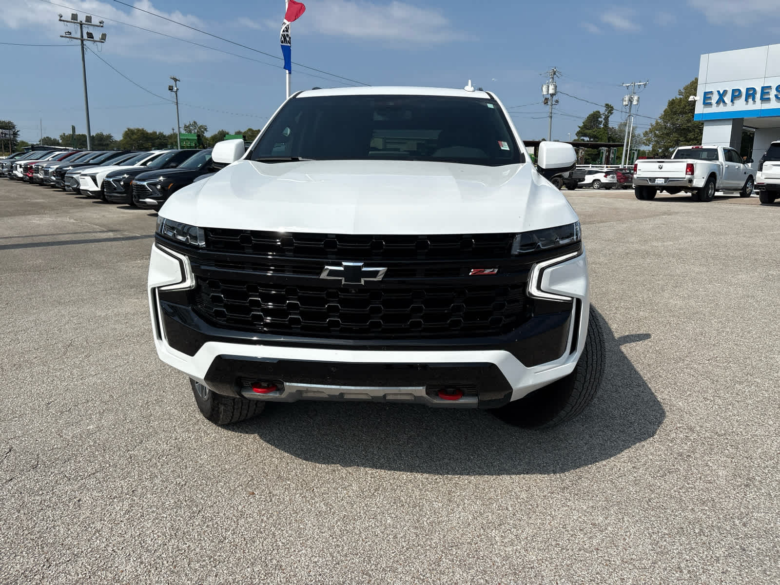 2024 Chevrolet Suburban Z71 photo 8