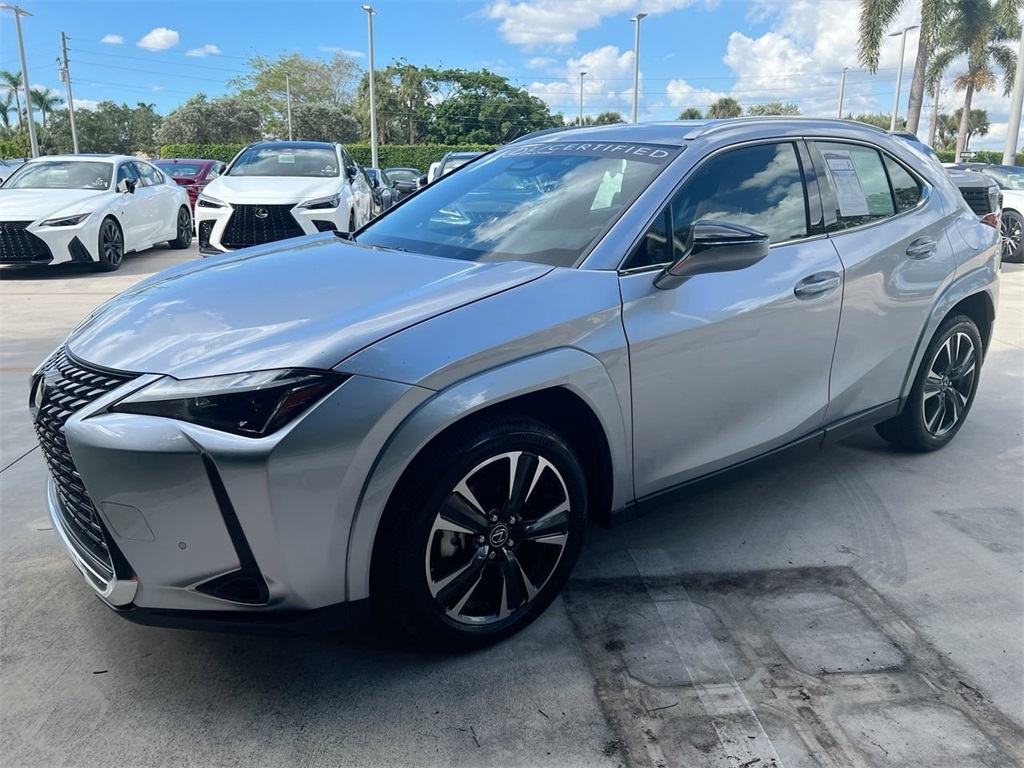 2025 Lexus UX Premium photo 3