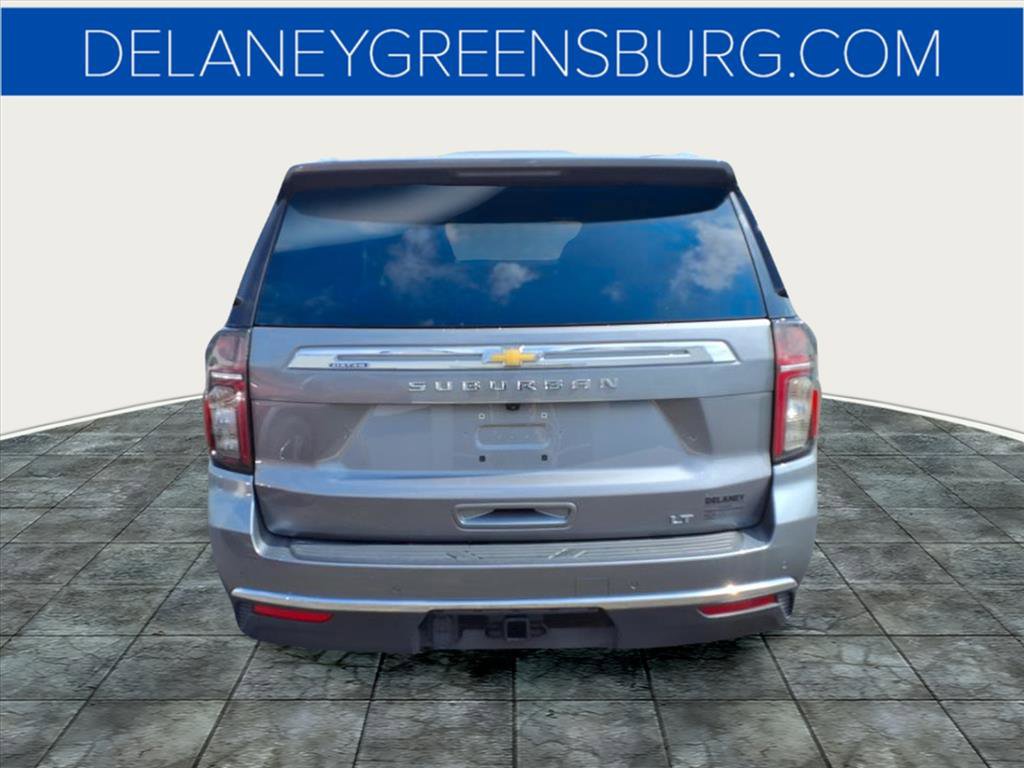 2021 Chevrolet Suburban LT photo 4