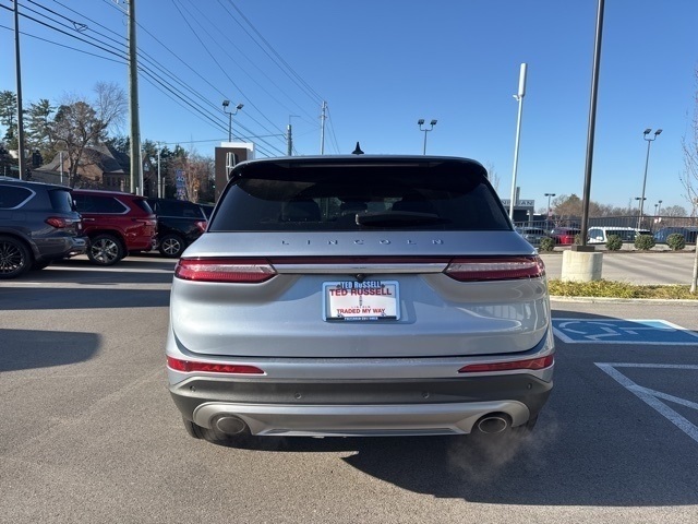 2022 Lincoln Corsair Standard photo 4