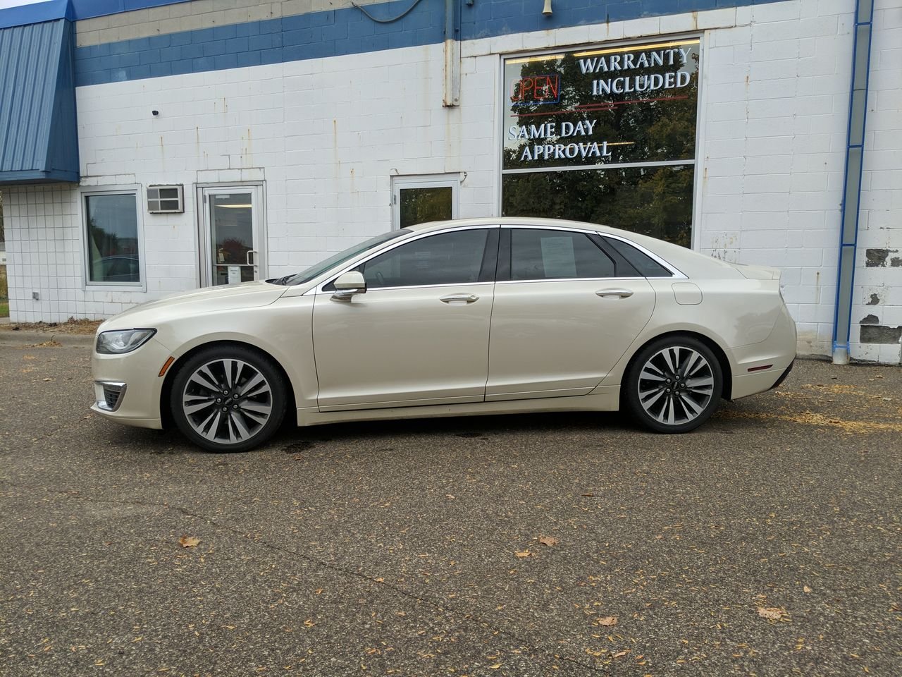 2018 Lincoln MKZ Reserve's photo