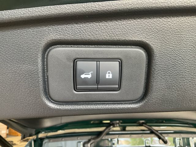 2025 Nissan Pathfinder SL photo 12