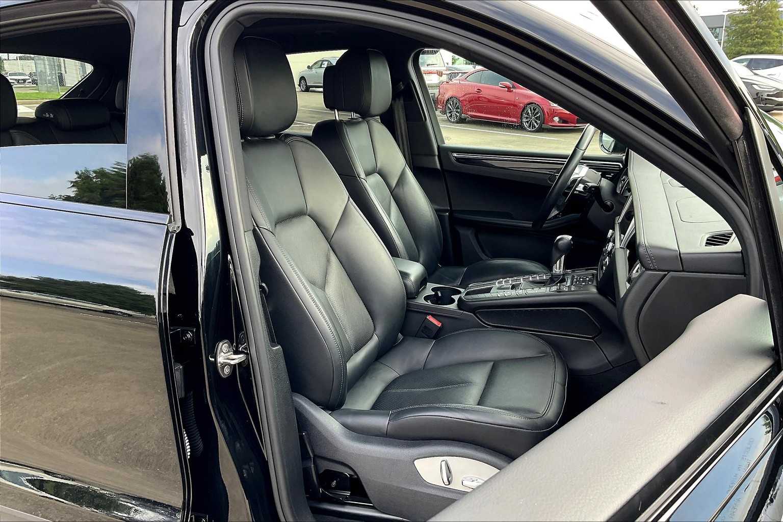 2021 Porsche Macan S photo 7