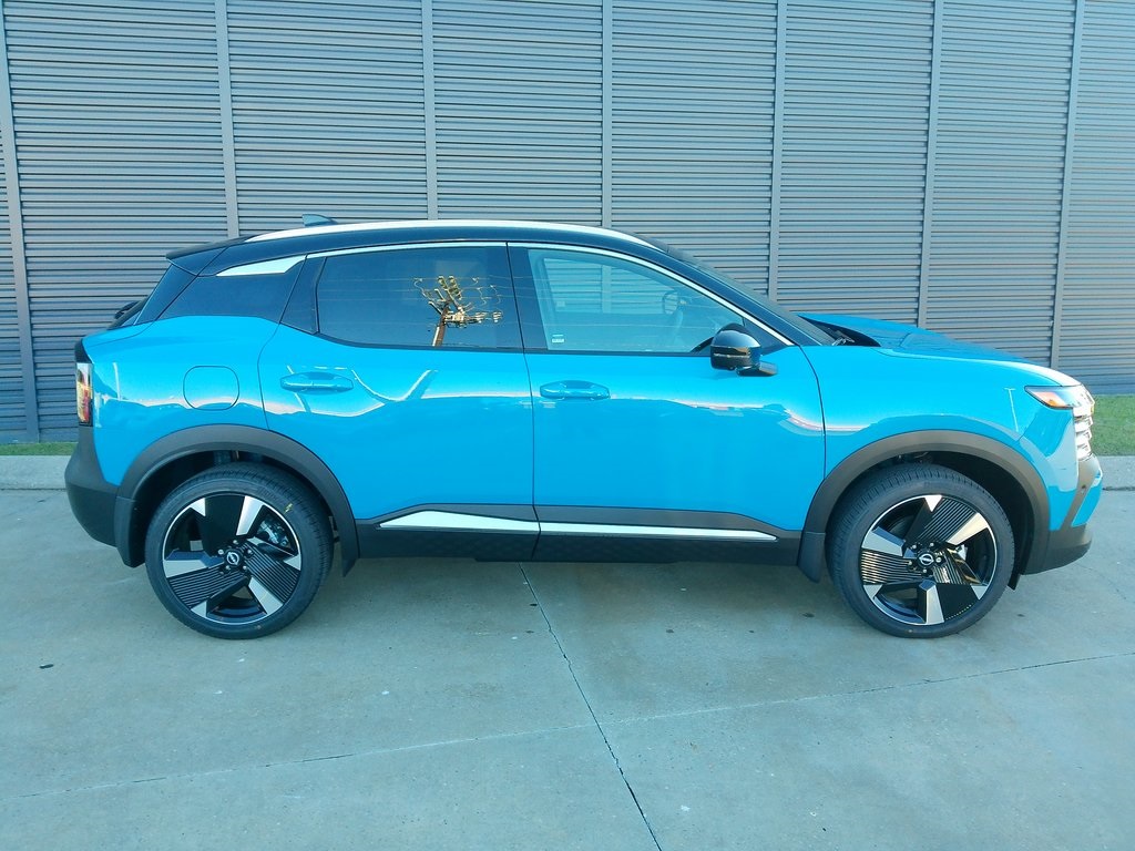 2025 Nissan Kicks SR photo 2