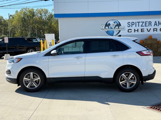 2022 Ford Edge SEL photo 5