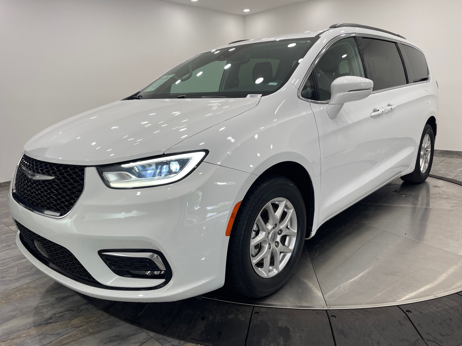 2022 Chrysler Pacifica Touring L photo 3