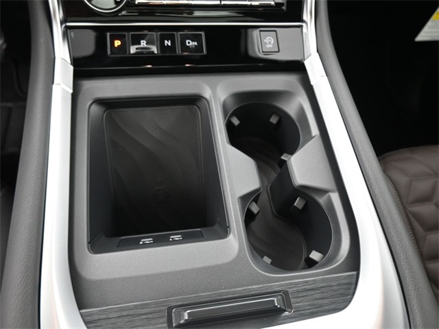 2025 Nissan Armada Platinum photo 4