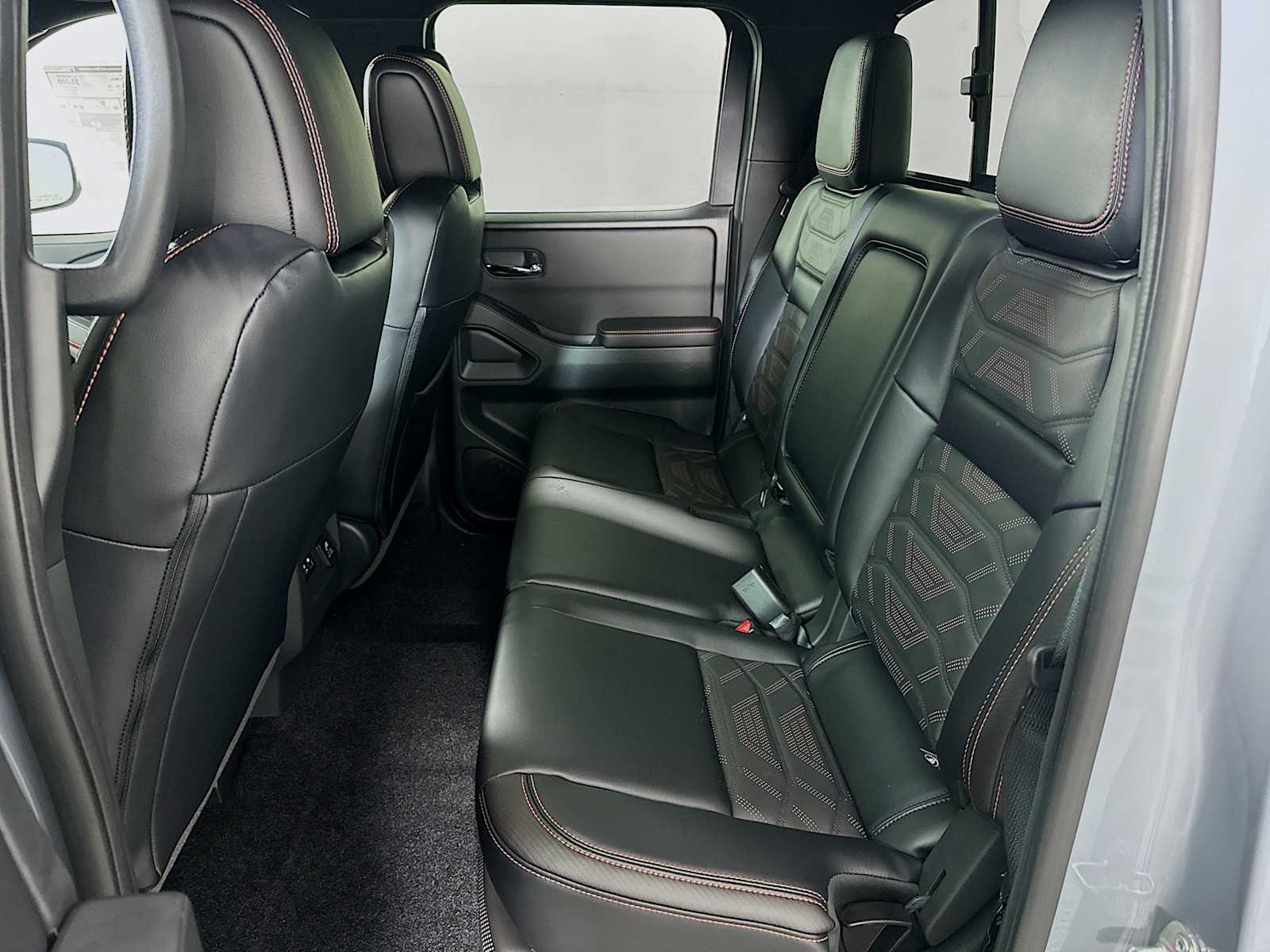 2025 Nissan Frontier Crew Cab PRO-4X photo 5