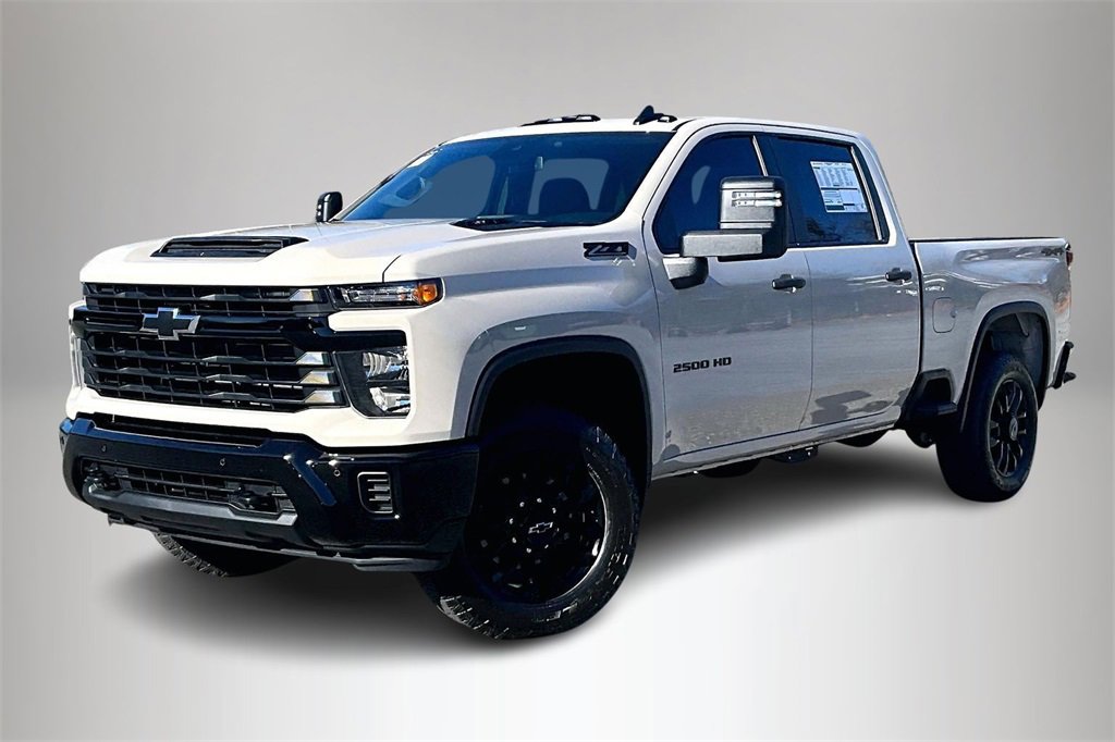 2026 Chevrolet Silverado 2500HD Custom photo 2